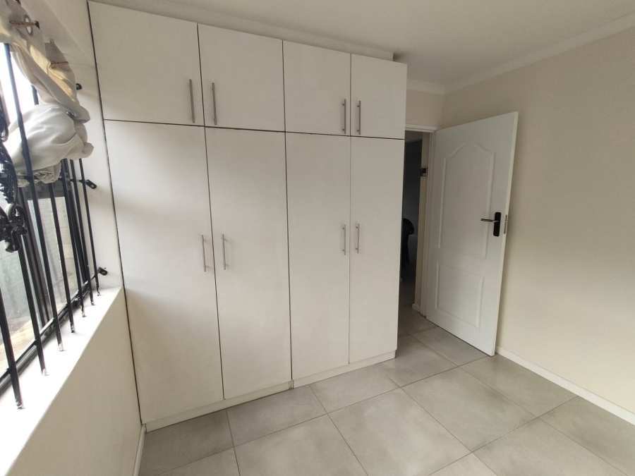 To Let 3 Bedroom Property for Rent in Drostdy Park Western Cape